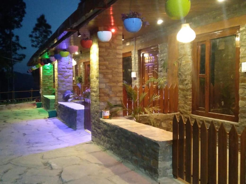 Nature Villaas Basa Homestay Pauri Bagian luar foto