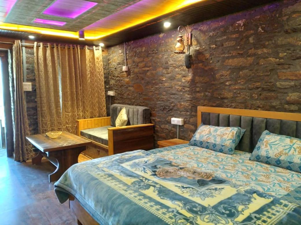 Nature Villaas Basa Homestay Pauri Bagian luar foto