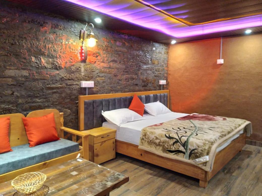 Nature Villaas Basa Homestay Pauri Bagian luar foto