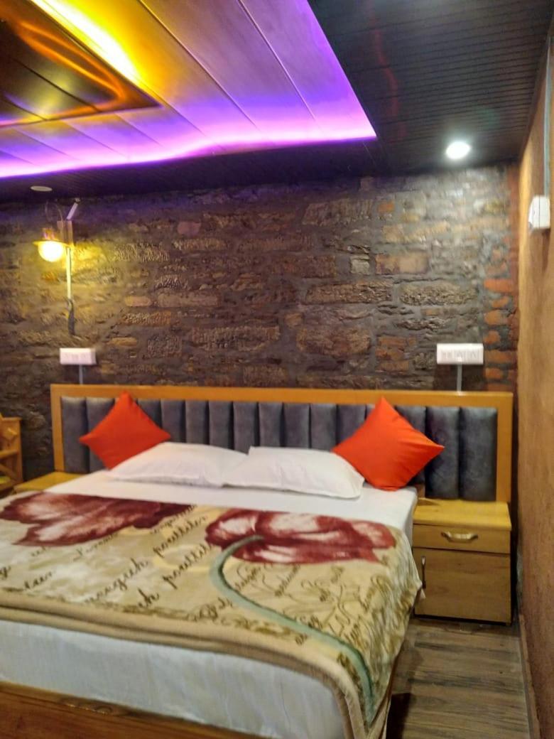 Nature Villaas Basa Homestay Pauri Bagian luar foto