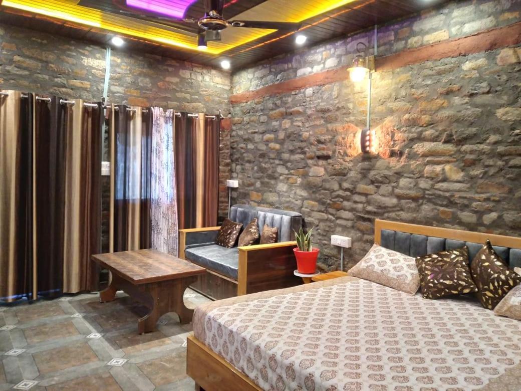 Nature Villaas Basa Homestay Pauri Bagian luar foto