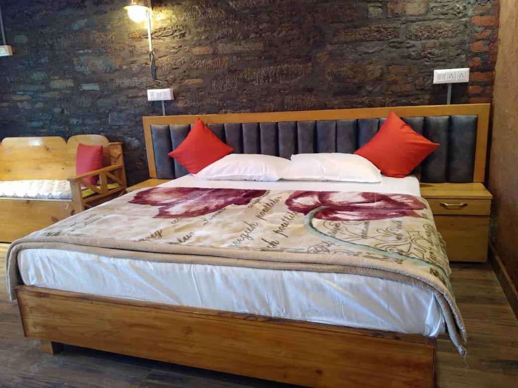 Nature Villaas Basa Homestay Pauri Bagian luar foto
