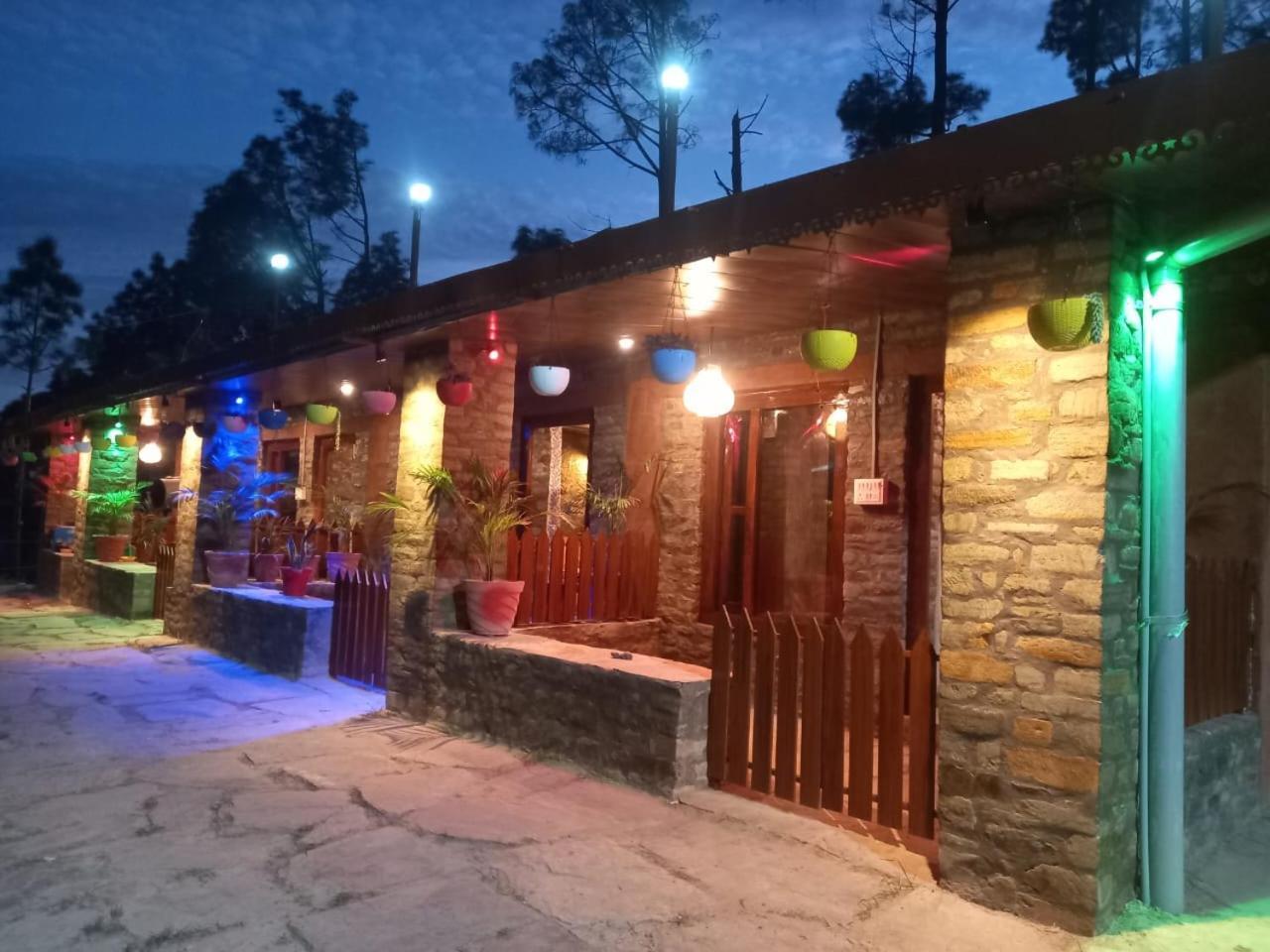 Nature Villaas Basa Homestay Pauri Bagian luar foto