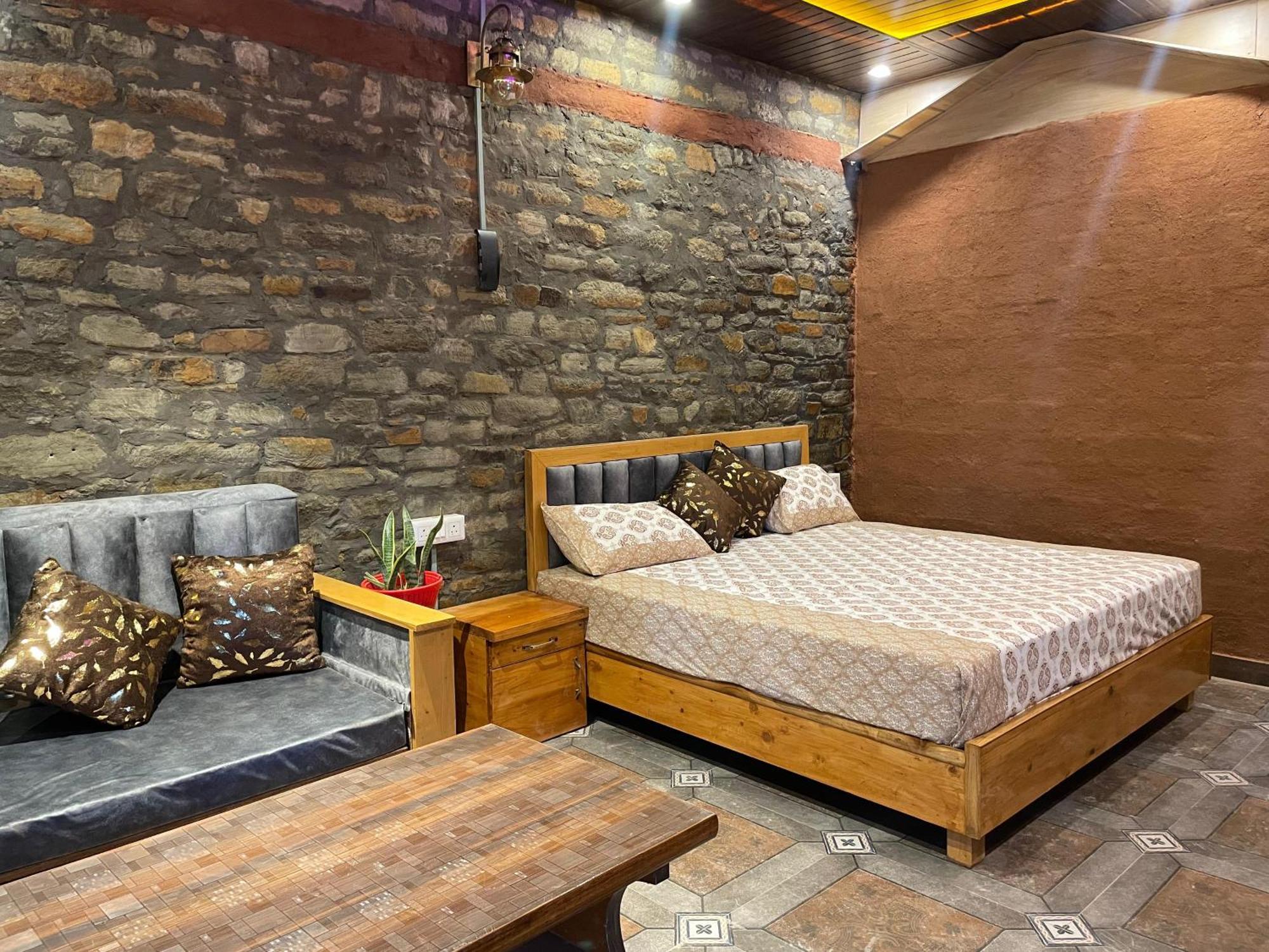 Nature Villaas Basa Homestay Pauri Bagian luar foto