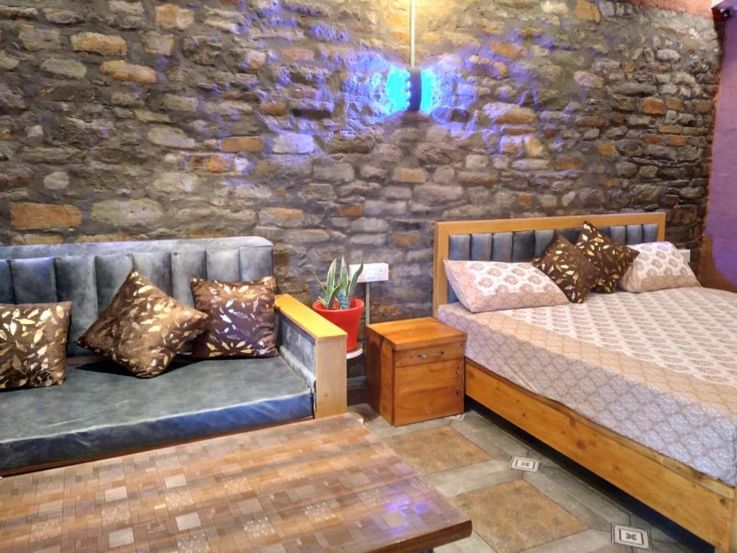 Nature Villaas Basa Homestay Pauri Bagian luar foto