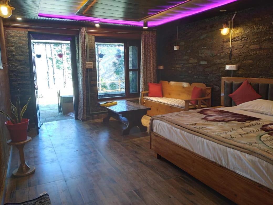 Nature Villaas Basa Homestay Pauri Bagian luar foto