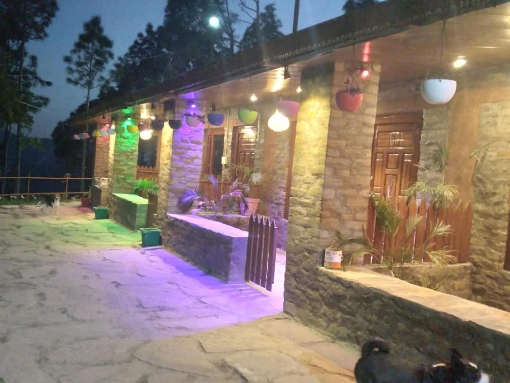 Nature Villaas Basa Homestay Pauri Bagian luar foto
