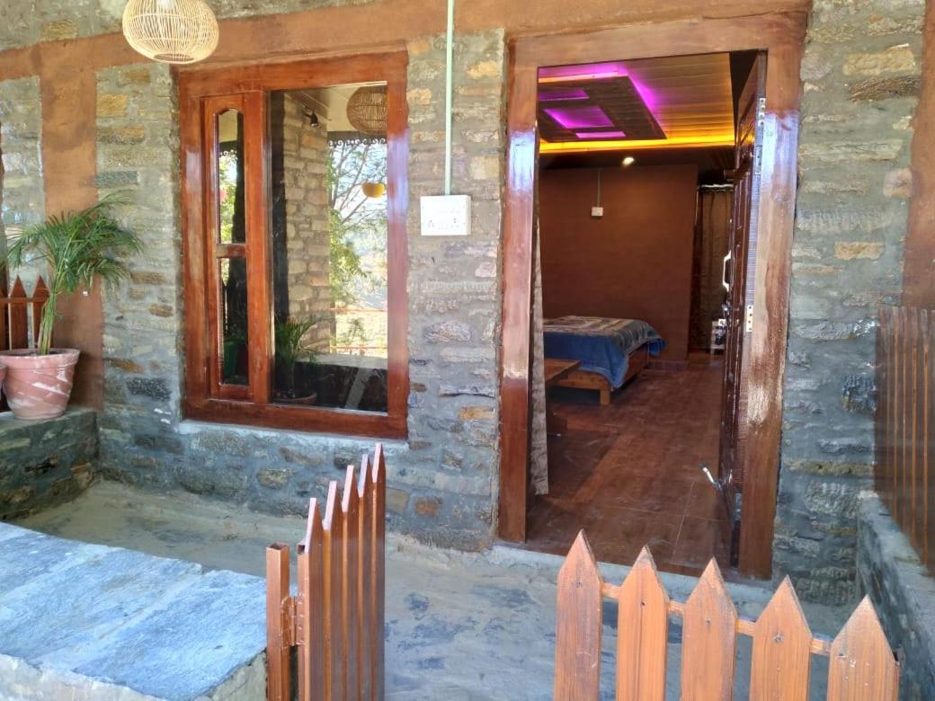 Nature Villaas Basa Homestay Pauri Bagian luar foto