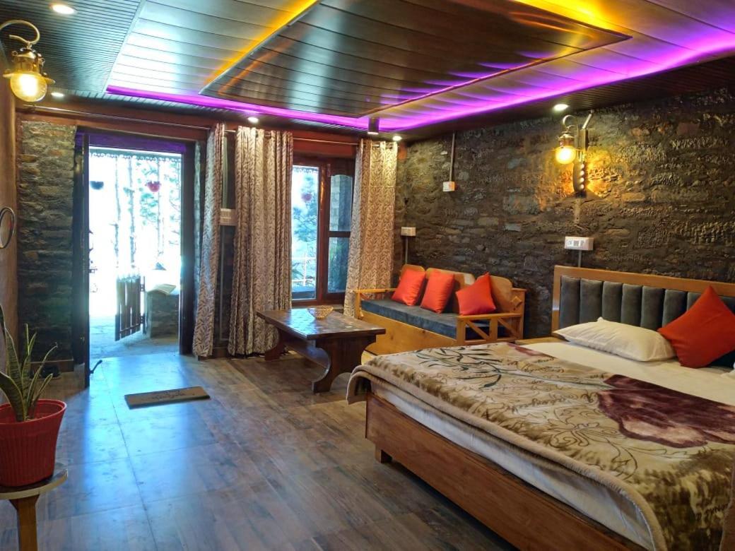 Nature Villaas Basa Homestay Pauri Bagian luar foto