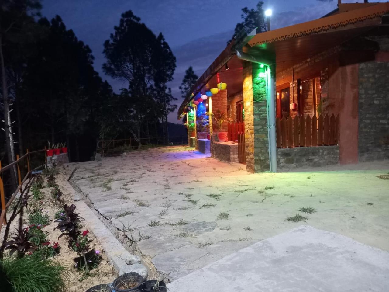 Nature Villaas Basa Homestay Pauri Bagian luar foto