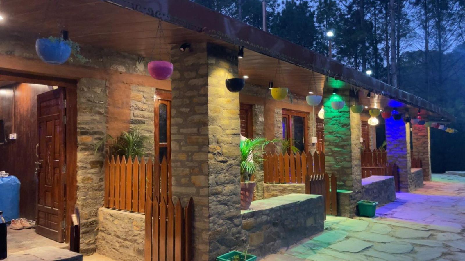 Nature Villaas Basa Homestay Pauri Bagian luar foto