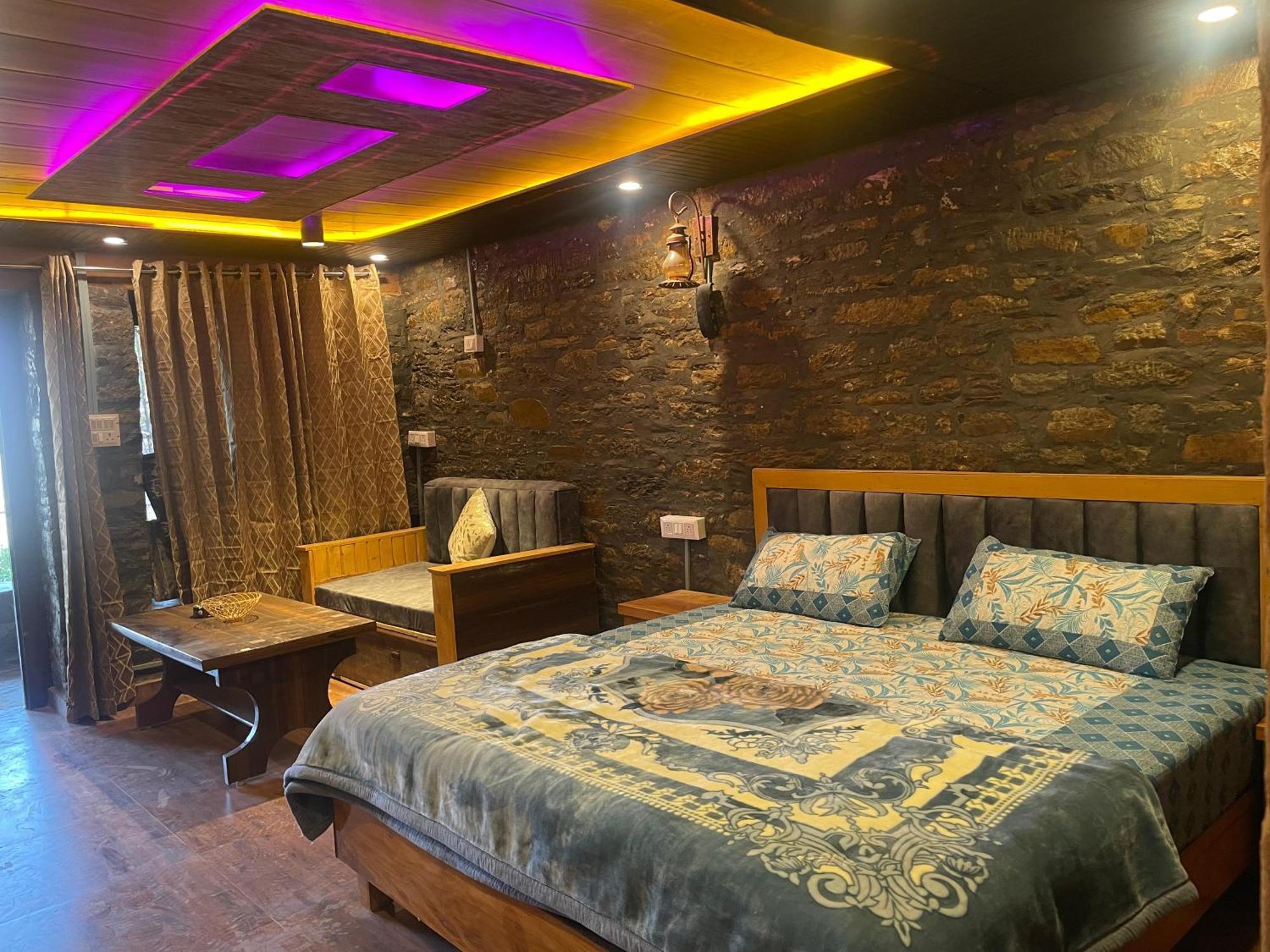 Nature Villaas Basa Homestay Pauri Bagian luar foto