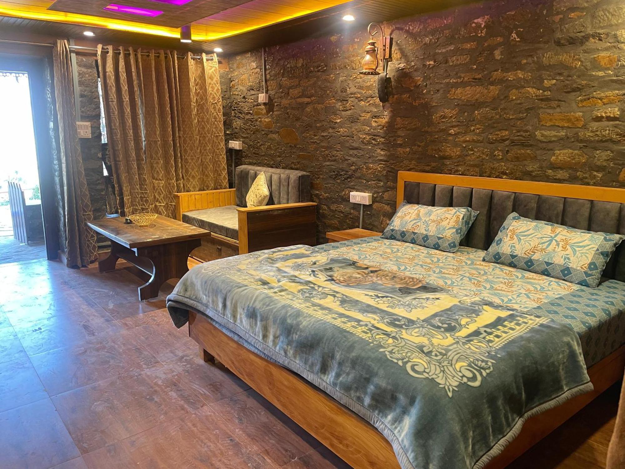 Nature Villaas Basa Homestay Pauri Bagian luar foto